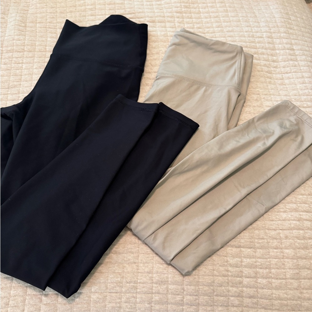 Medium black and beige high rise leggings